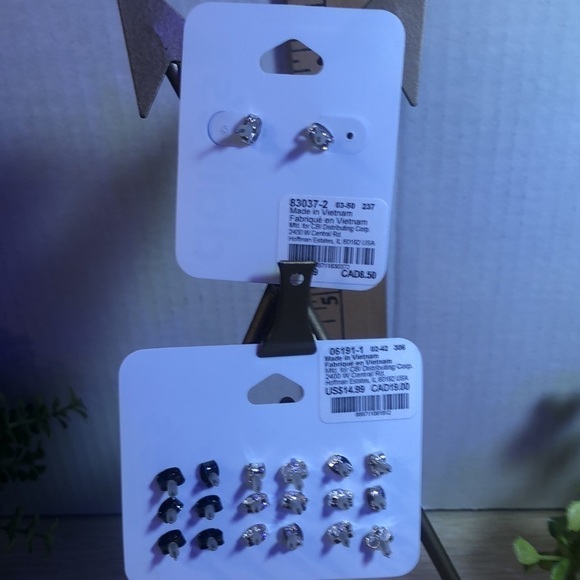 Claire’s earring new on company card 10 pairs - Picture 4 of 7